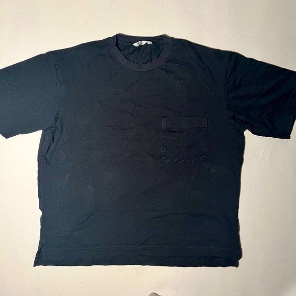 BLACK BOXY MENS UNIQLO T SHIRT - Picture 1 of 4
